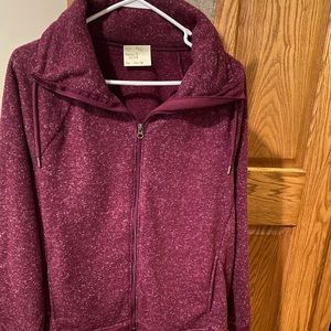 Women’s maroon Avia sweatshirt.